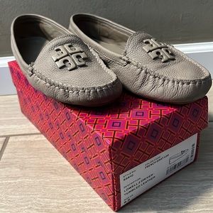 Tory Burch Flat Lowell 2 Driver French Gray 9.5